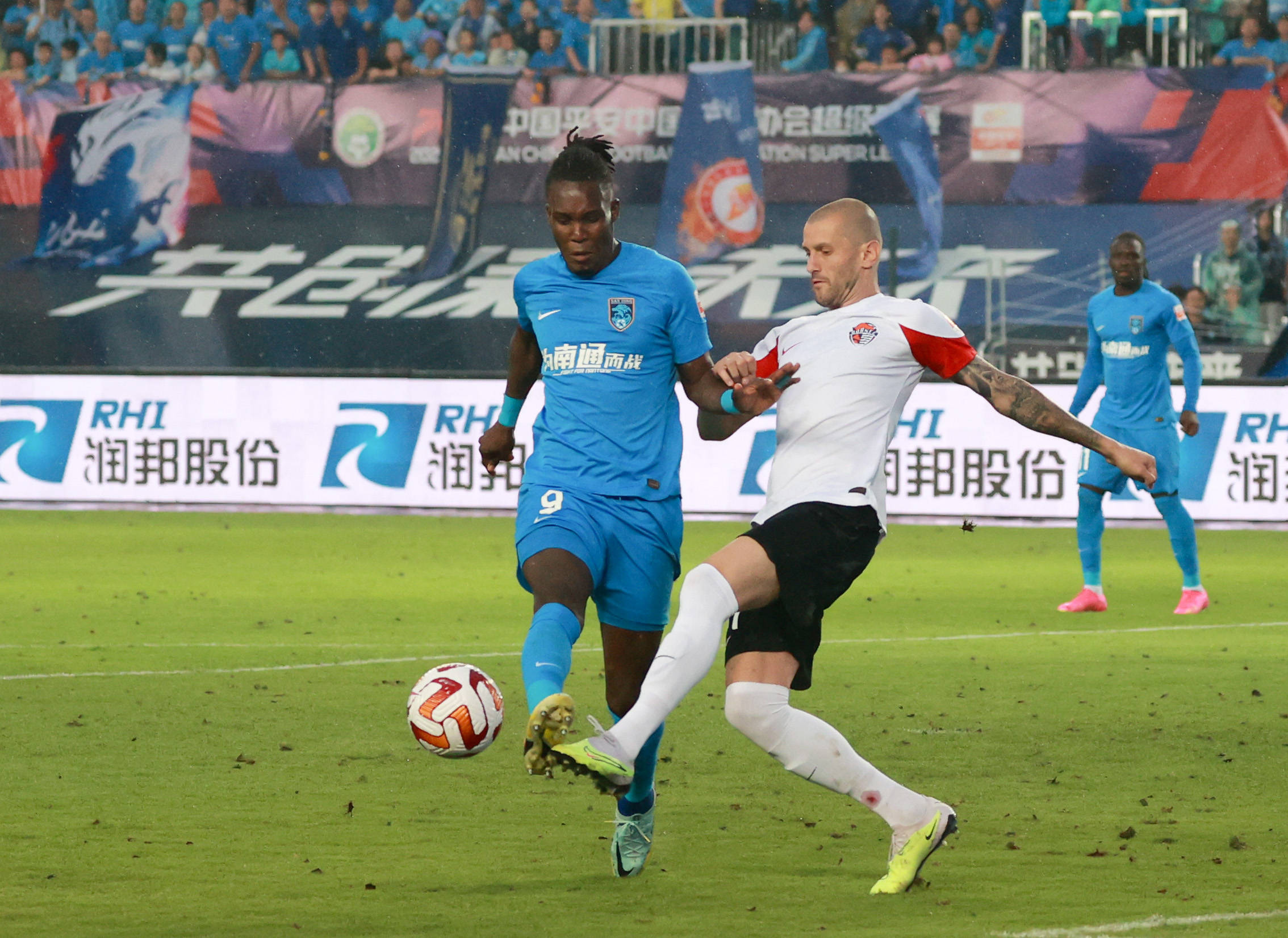 开云网页登录 -关于中超冲刺阶段走向成谜；浙江稠州完成体检；气氛紧张；数据趋势出现新变化的信息