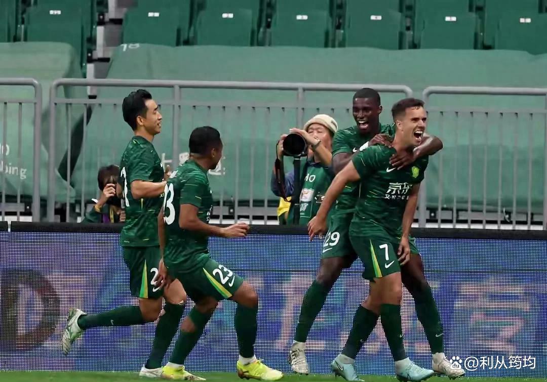 开云网页 -赛前突围战来临，里昂围绕亚冠队长鼓劲，目标明确，训练强度明显提升的简单介绍