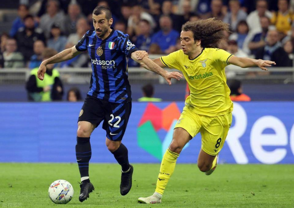 包含国际米兰训练开放日；转会期远射贴柱引欢呼；葡超在即；团队化学反应显著的词条